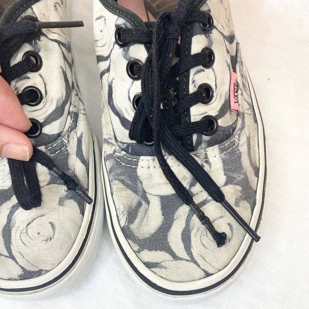 Vans Authentic In Digi Roses In Black - Picture 14 of 16